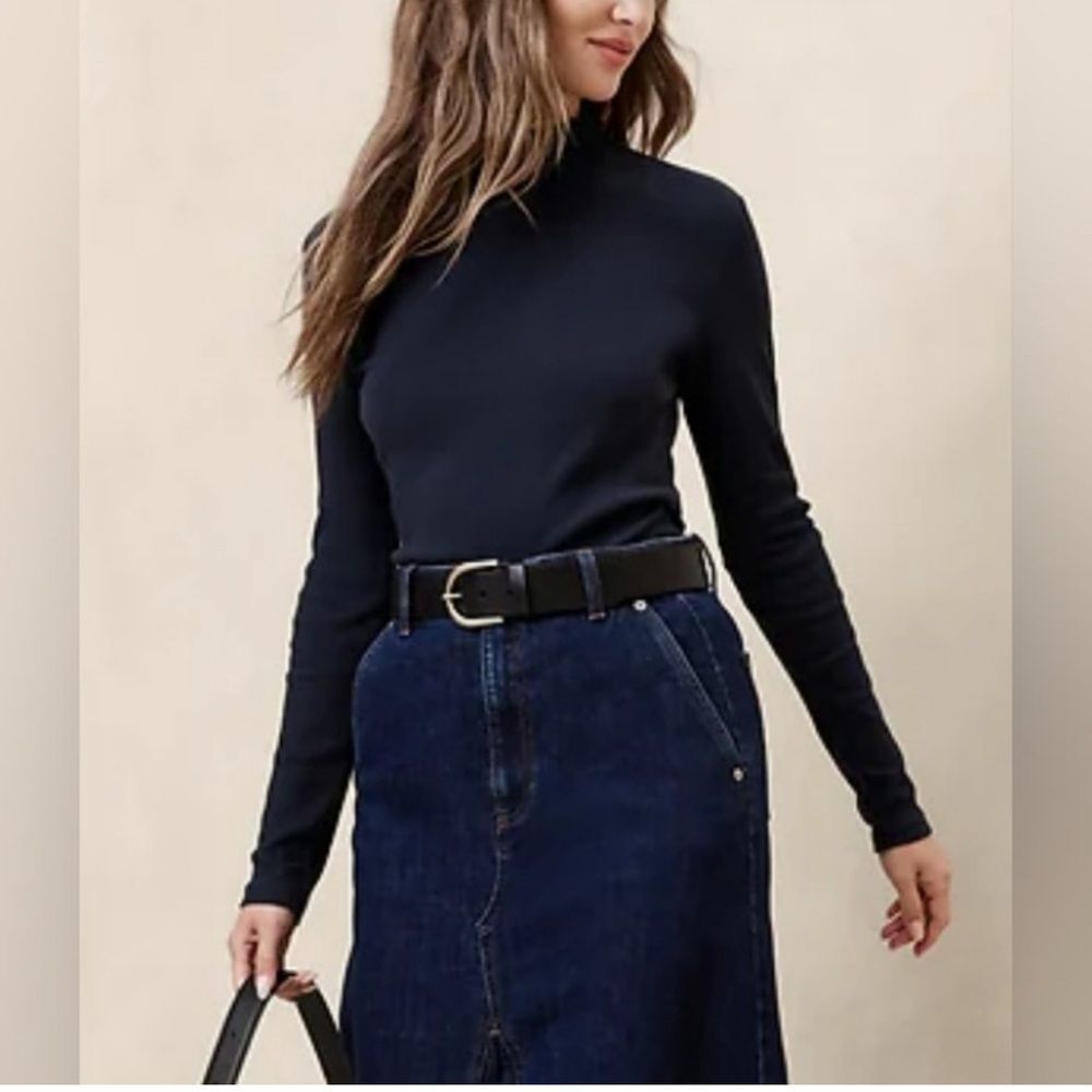 Banana Republic NWT LONG-SLEEVE RIBBED TURTLE-NECK TOP Navy - Picture 2 of 6